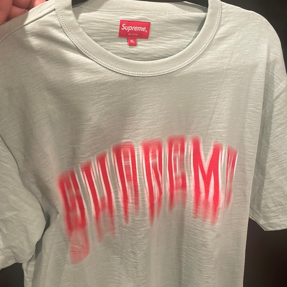 Supreme Blur Logo